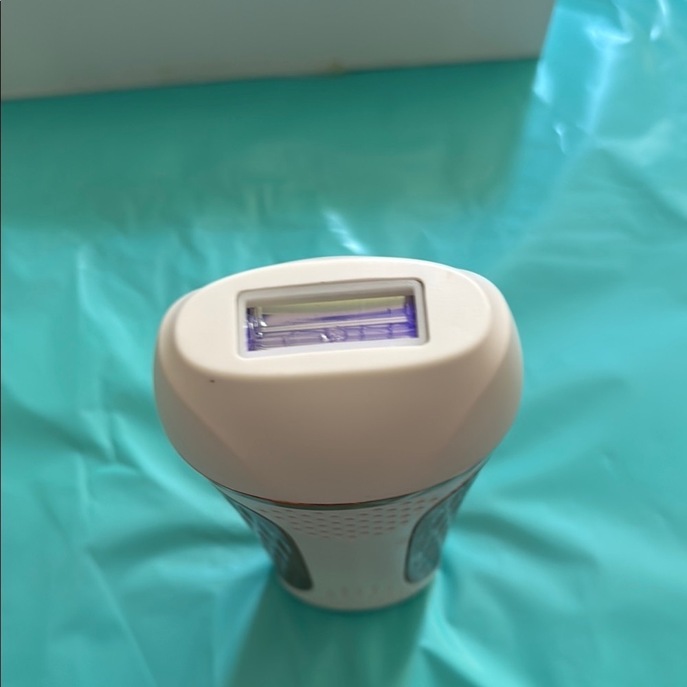 White and Copper Hair Removal Device - Picture 4 of 7